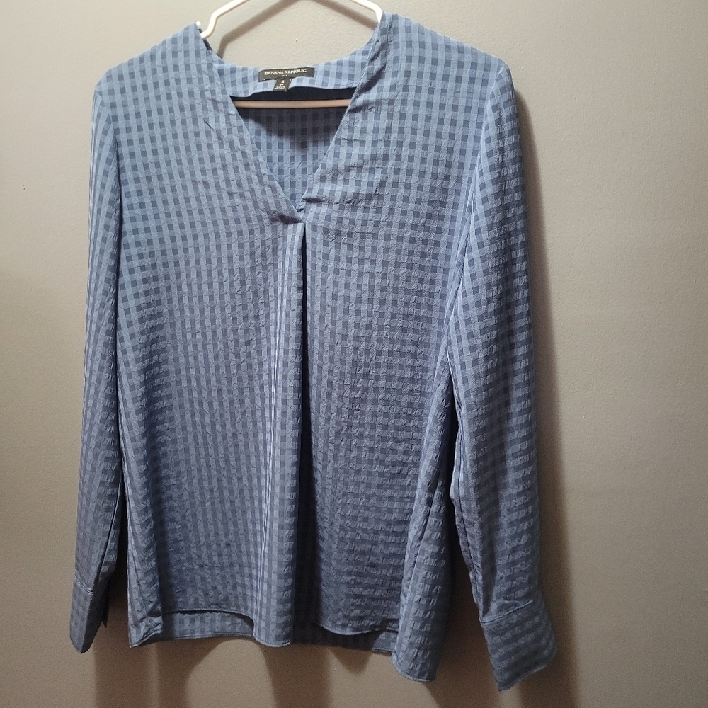 Banana Republic 2 Tone Blue Checkered V Neck Blouse Size S